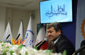 دانشگاهها به کارخانه تولید مدرک تبدیل شده اند/ پایان نامه‌ها و رساله های دانشگاهی باید کارفرما و تقاضامحور شوند