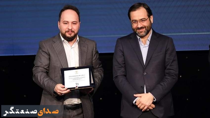 تندیس سیزدهمین همایش داروسازان بالینی به تیپیکو اهدا شد