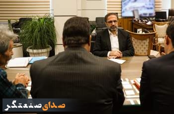 حل مشکل تبعه آفریقای جنوبی در دیدار مردم رئیس کل دادگستری استان البرز/ طرح دعوای اعسار خلاف واقع، جرم است