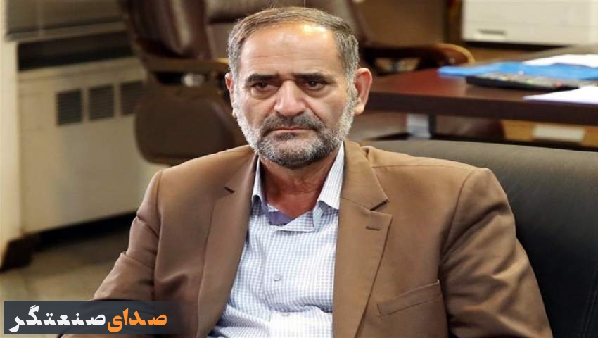  ایران‌خودرو و سایپا حقوق کارگران را با تاخیر پرداخت می‌کنند