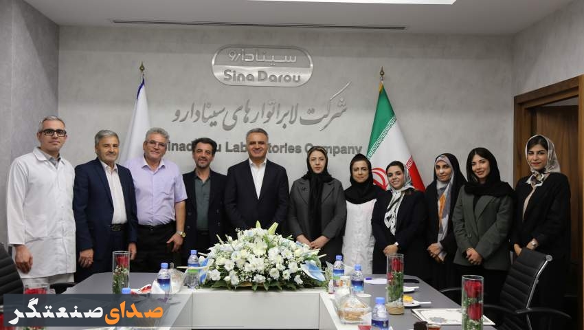 تجلیل مدیرعامل سینا دارو از پزشکان و دکترهای داروساز شرکت