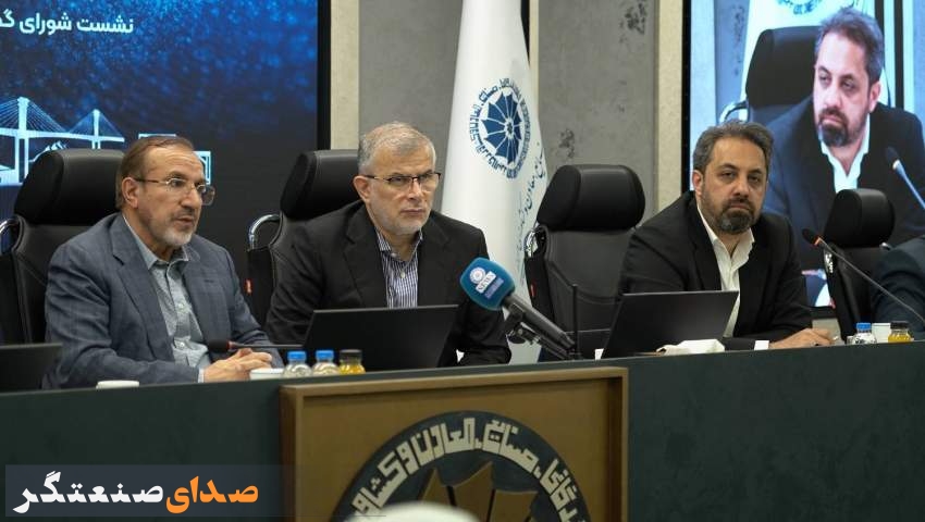 رئیس اتاق بازرگانی البرز: جهش ارزی، مالیات پنهان بر تولید است رئیس اتاق بازرگانی البرز: جهش ارزی، مالیات پنهان بر تولید است